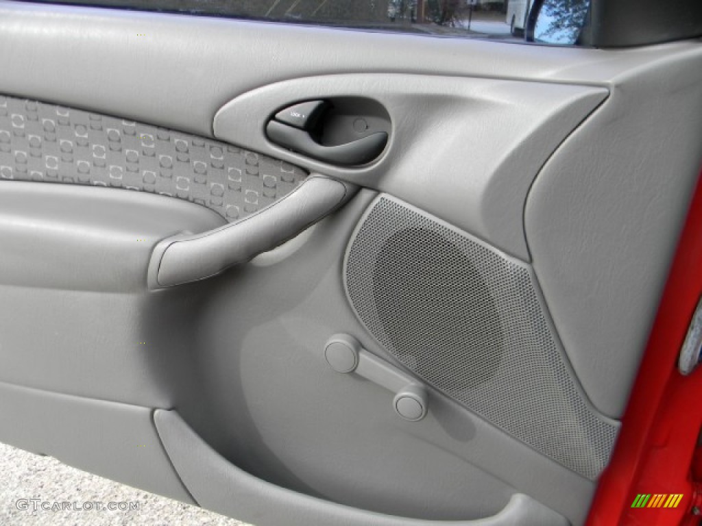 2003 Ford Focus ZX3 Coupe Medium Graphite Door Panel Photo #59237928