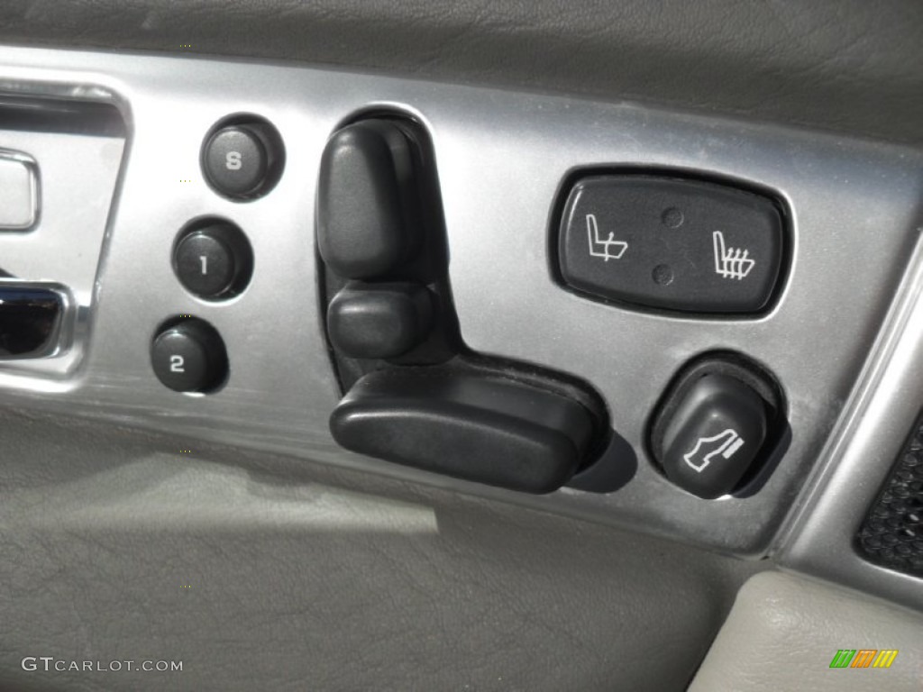 2007 Chrysler Pacifica Limited AWD Controls Photo #59238519