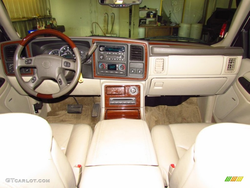 2003 Cadillac Escalade Standard Escalade Model Dashboard Photos