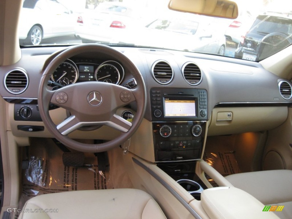 2010 Mercedes-Benz GL 450 4Matic Cashmere Dashboard Photo #59253126