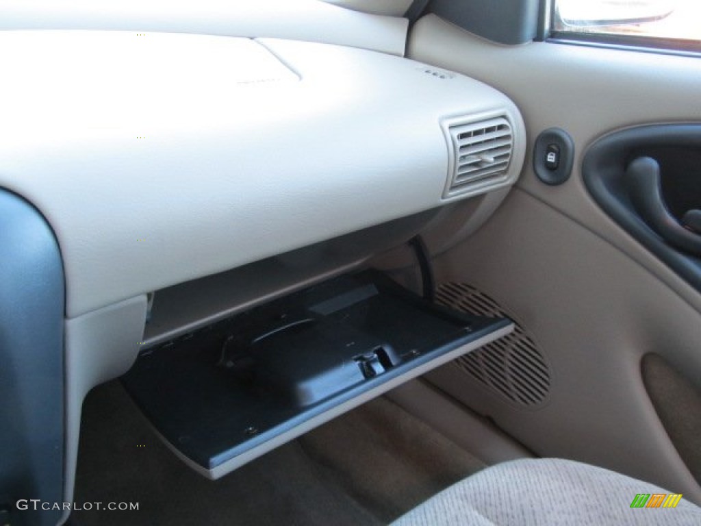 2005 Cavalier LS Sedan - Sunburst Orange Metallic / Neutral Beige photo #22