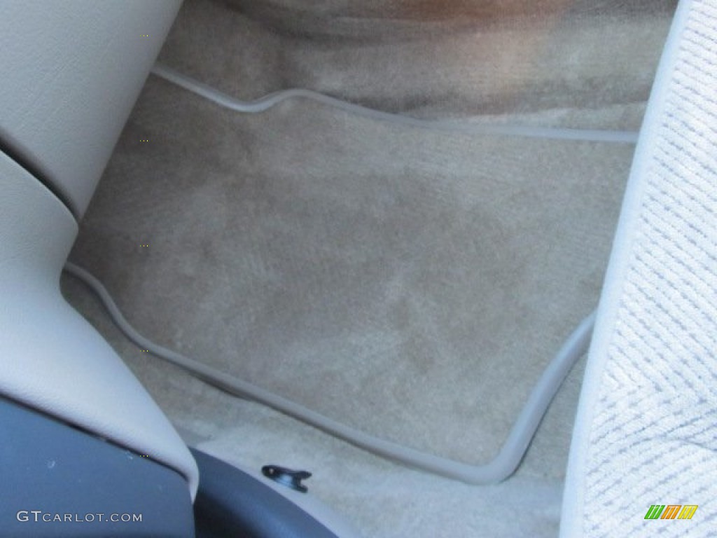 2005 Cavalier LS Sedan - Sunburst Orange Metallic / Neutral Beige photo #23