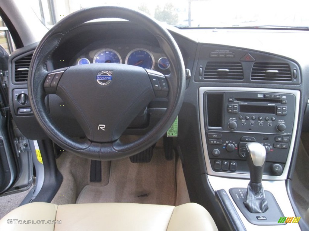 2007 Volvo S60 R AWD Gobi Sand R Metallic Dashboard Photo #59267772