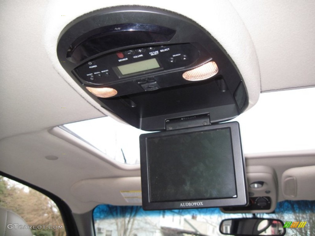 2002 Yukon XL SLT 4x4 - Storm Gray Metallic / Neutral/Shale photo #27