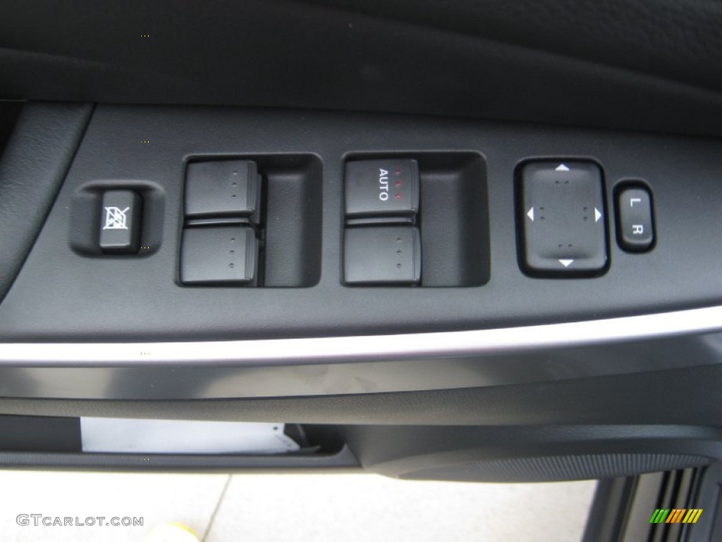 2012 Mazda CX-7 i SV Controls Photo #59271384