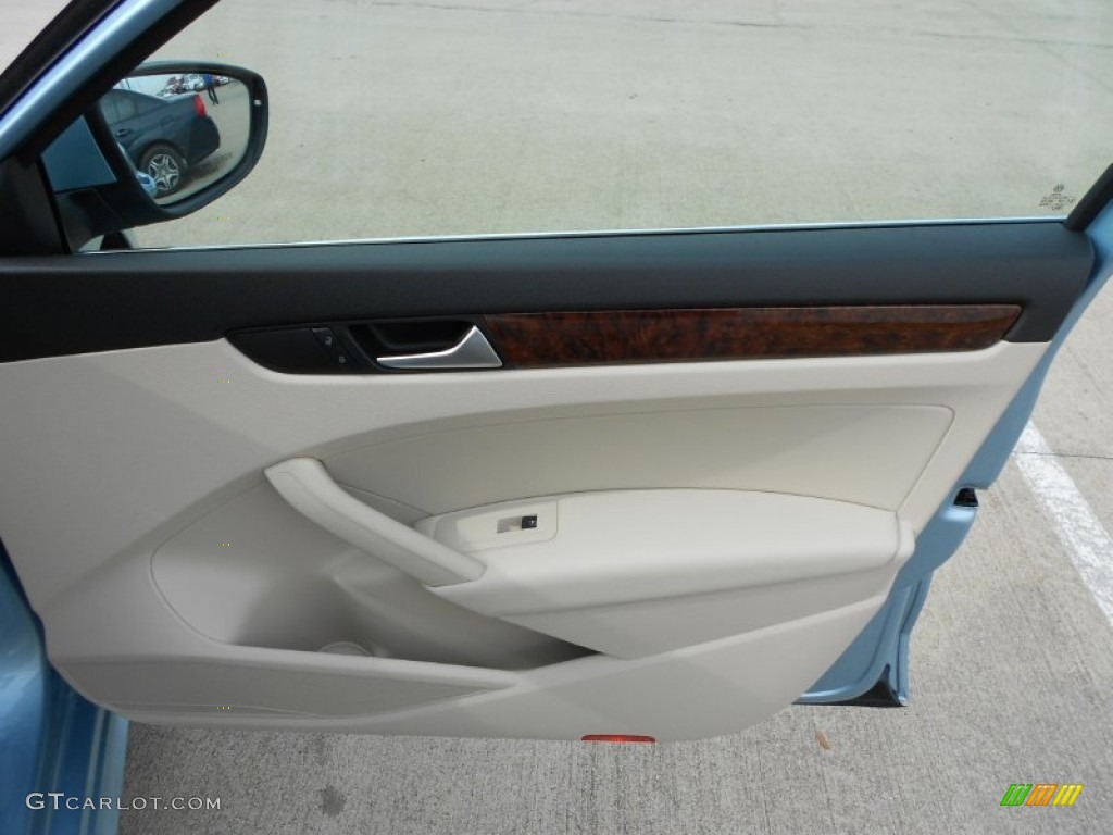 2012 Volkswagen Passat 2.5L SEL Cornsilk Beige Door Panel Photo #59273076