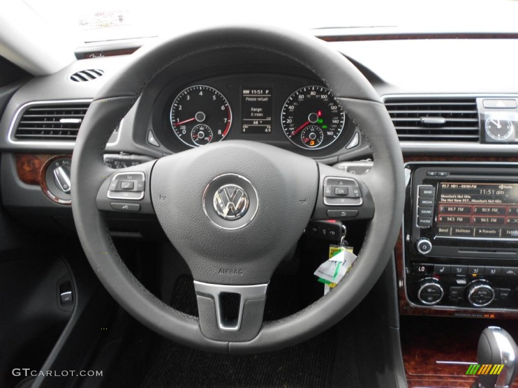 2012 Volkswagen Passat 2.5L SEL Titan Black Steering Wheel Photo #59273322