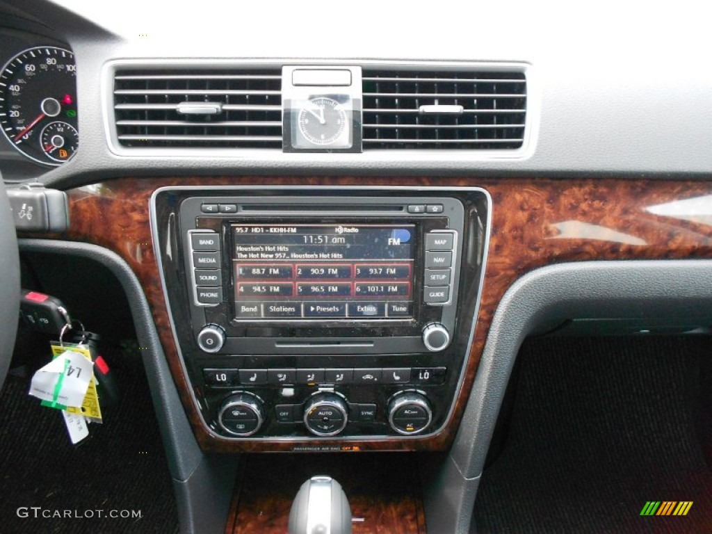 2012 Volkswagen Passat 2.5L SEL Controls Photo #59273331