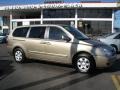 2006 Sunset Gold Kia Sedona LX  photo #10