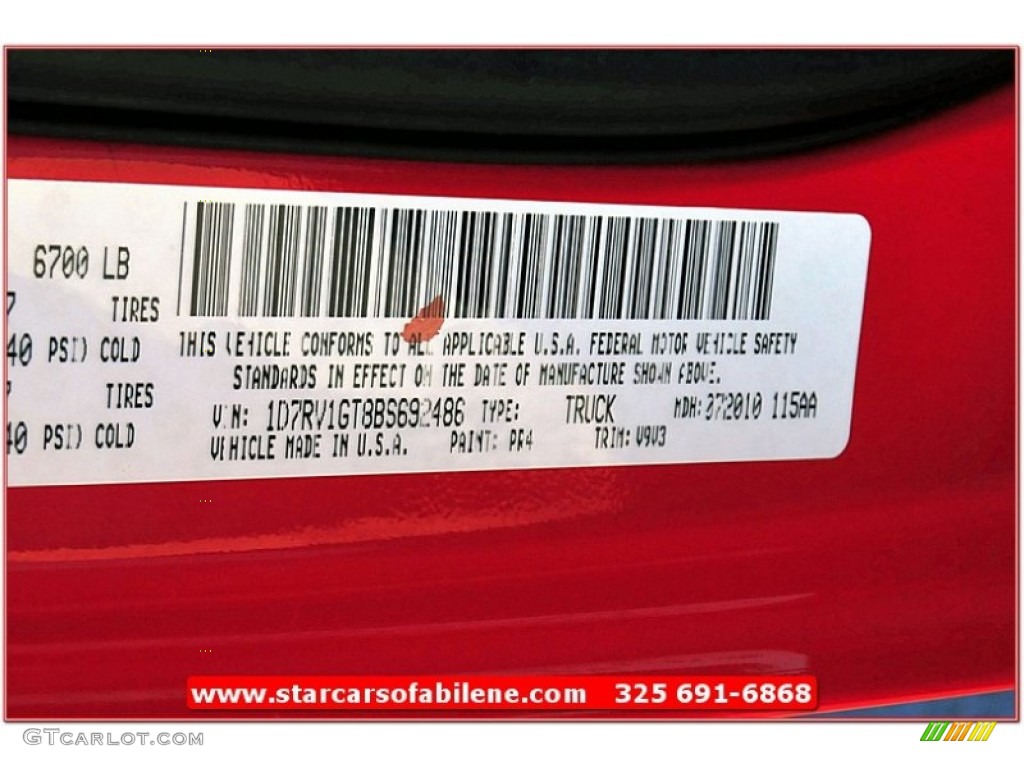 2011 Ram 1500 ST Quad Cab 4x4 - Flame Red / Dark Slate Gray/Medium Graystone photo #12
