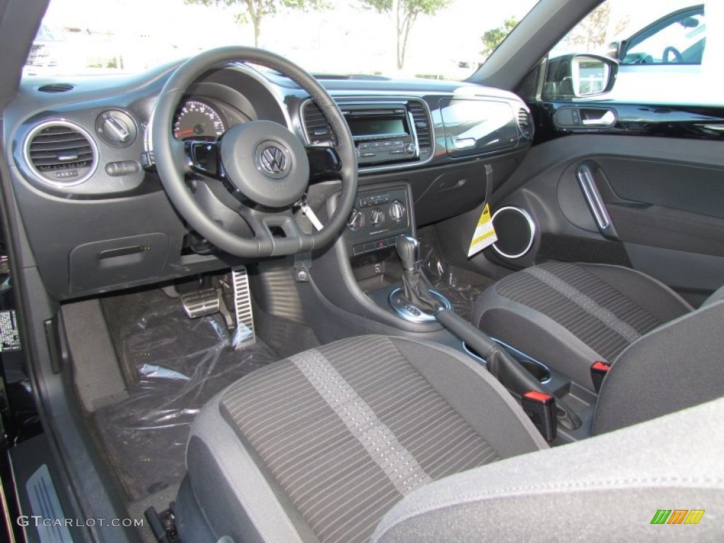 Titan Black Interior 2012 Volkswagen Beetle Turbo Photo #59281389