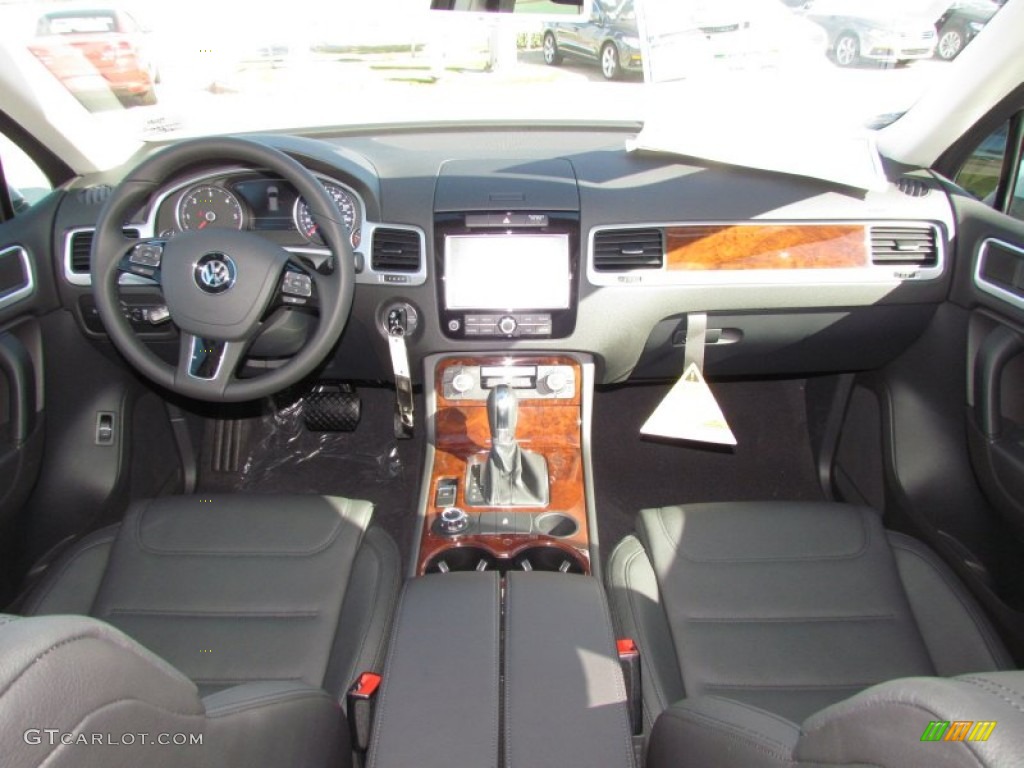 2012 Volkswagen Touareg TDI Lux 4XMotion Black Anthracite Dashboard Photo #59281566