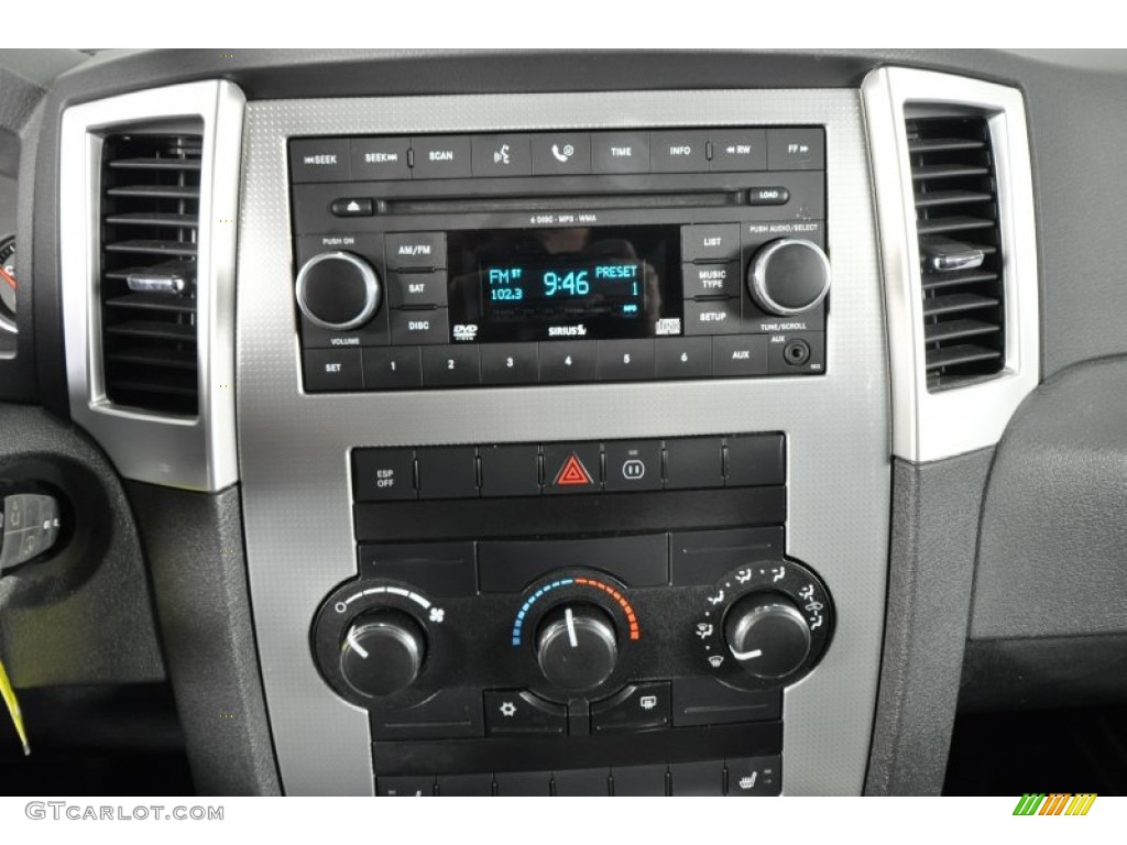 2008 Jeep Grand Cherokee Laredo 4x4 Controls Photo #59284992