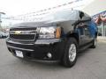 Black - Suburban LT 4x4 Photo No. 3