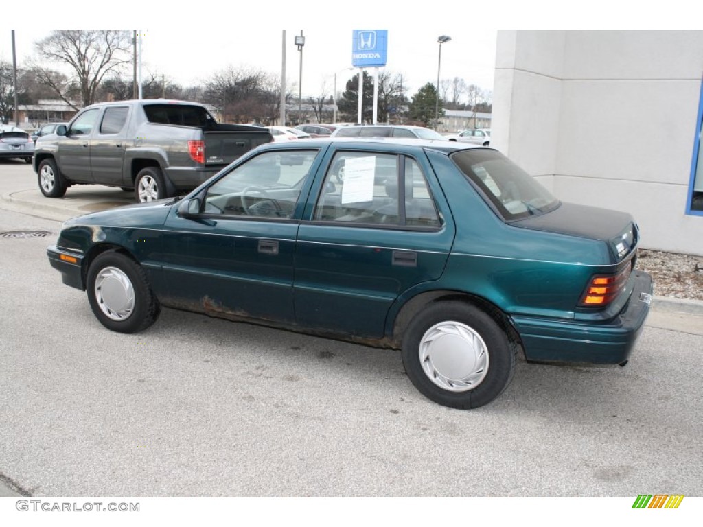 1993 Sundance Sedan - Emerald Green Pearl Metallic / Gray photo #10