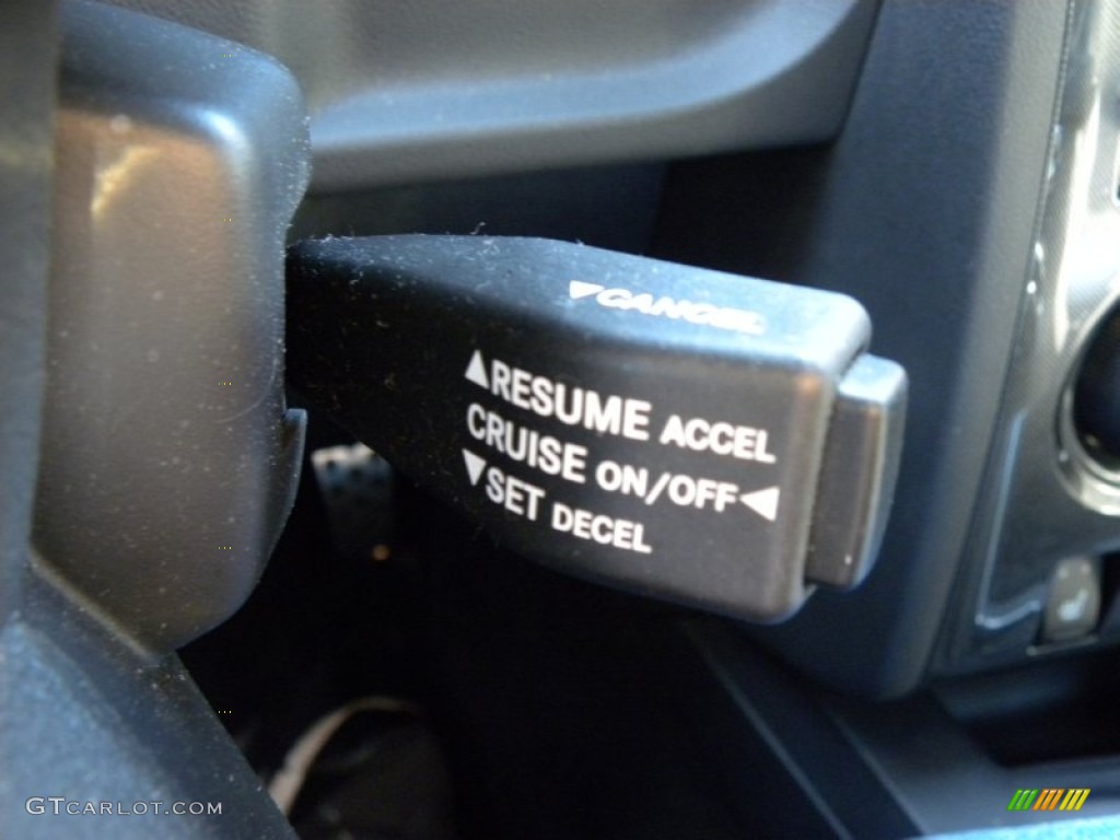 2010 Dodge Challenger SRT8 Controls Photo #59291304