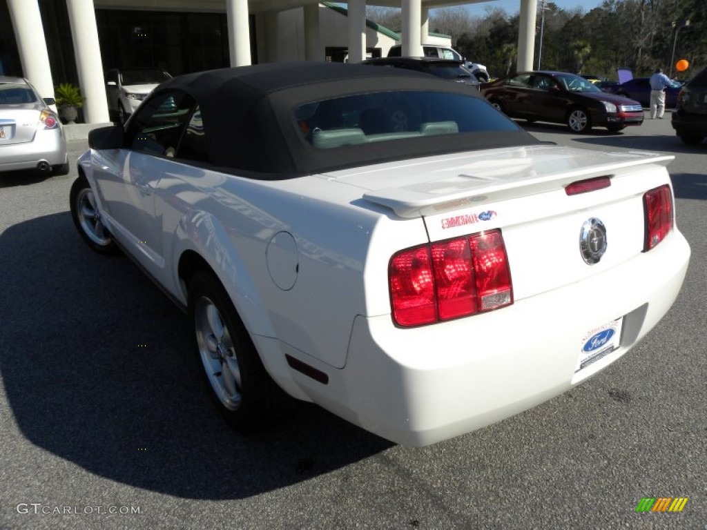 2007 Mustang V6 Premium Convertible - Performance White / Light Graphite photo #12