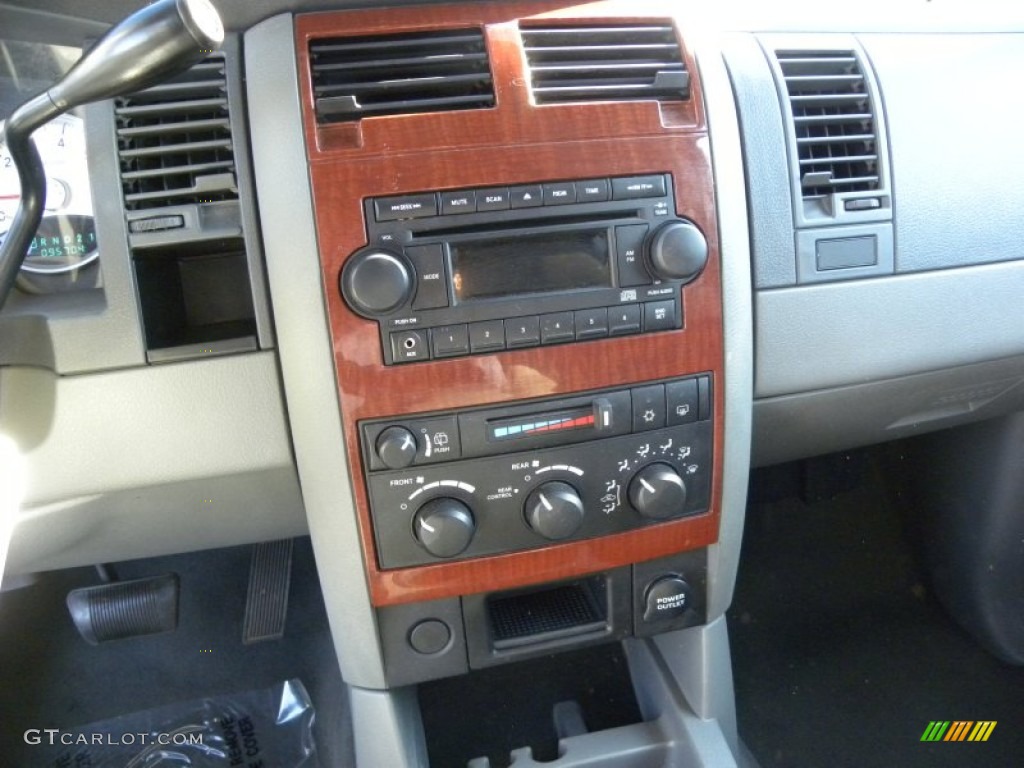 2006 Durango SLT - Bright White / Dark Slate Gray/Light Slate Gray photo #20