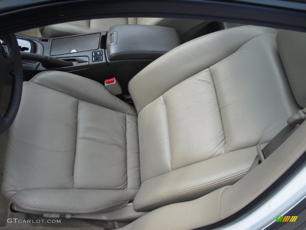 Blond Interior 2002 Nissan Maxima GLE Photo #59297193