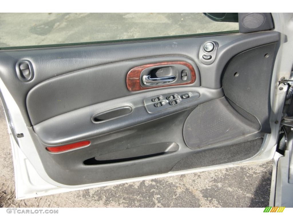 2002 Chrysler Concorde LX Door Panel Photos