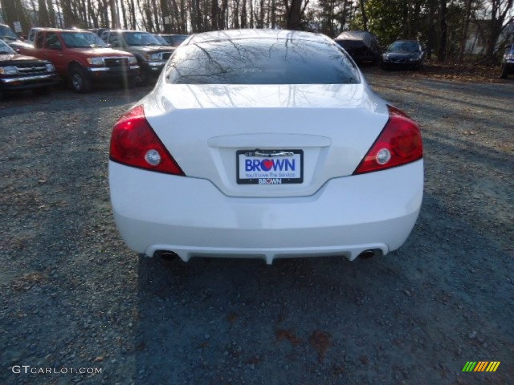 2010 Altima 2.5 S Coupe - Winter Frost White / Charcoal photo #6