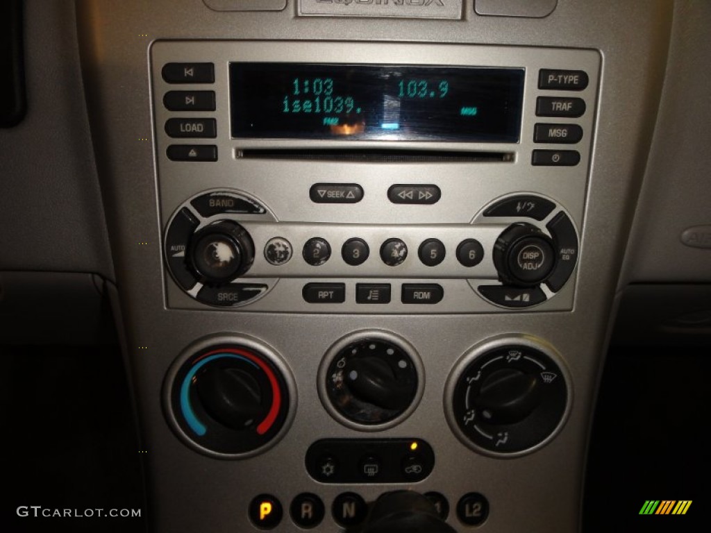 2005 Equinox LS - Salsa Red Metallic / Light Gray photo #32