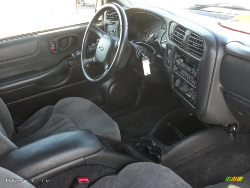 2002 Blazer LS 4x4 - Summit White / Graphite photo #21