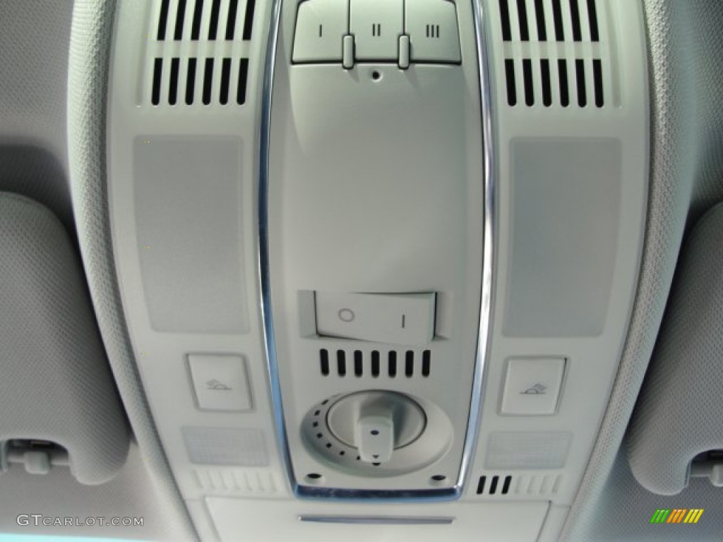 2006 Audi A6 4.2 quattro Sedan Controls Photos