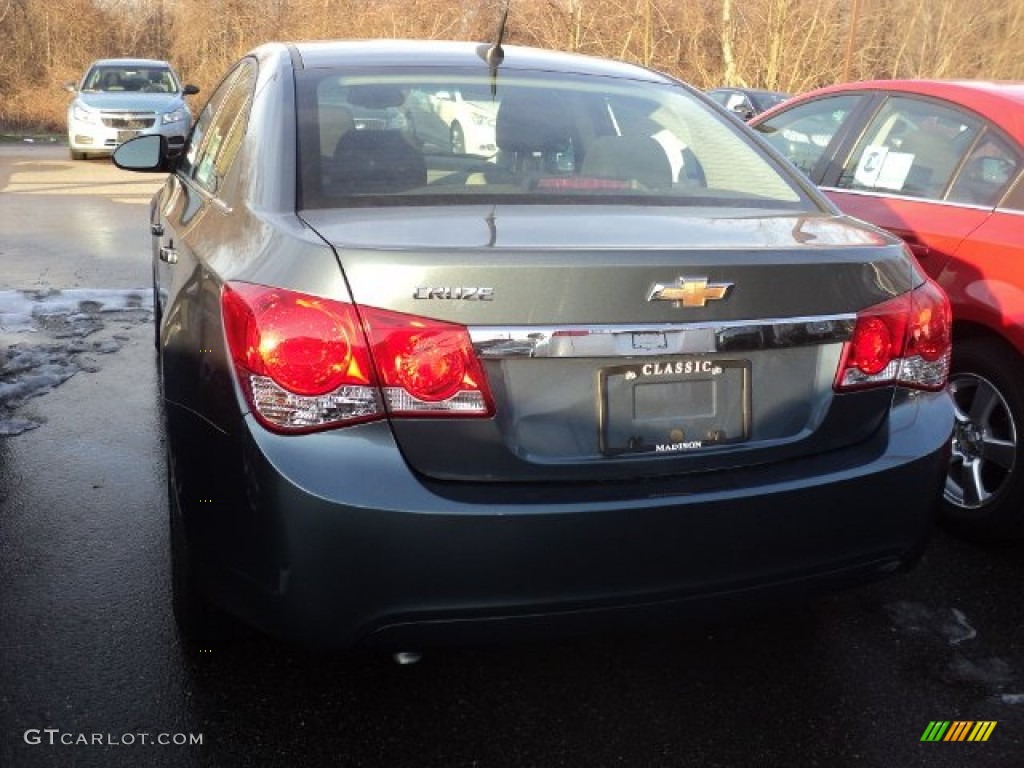 2012 Cruze LS - Blue Granite Metallic / Jet Black/Medium Titanium photo #3