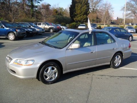 1999 Honda Accord EX-L Sedan Data, Info and Specs