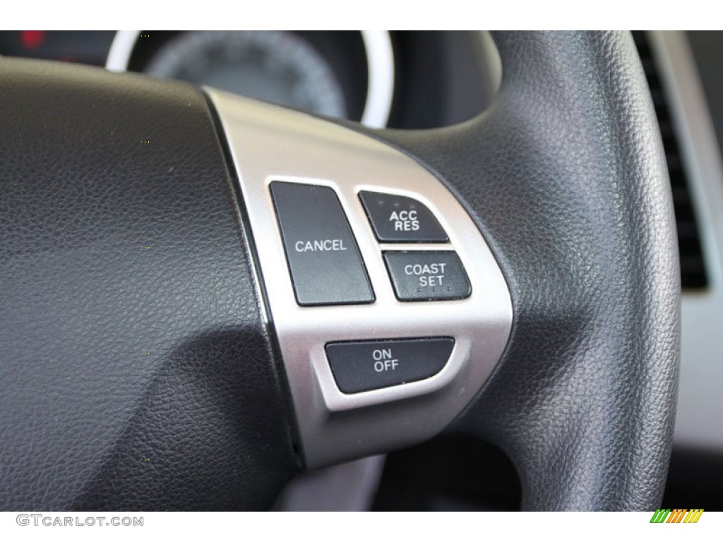 2007 Mitsubishi Outlander ES Controls Photo #59324705