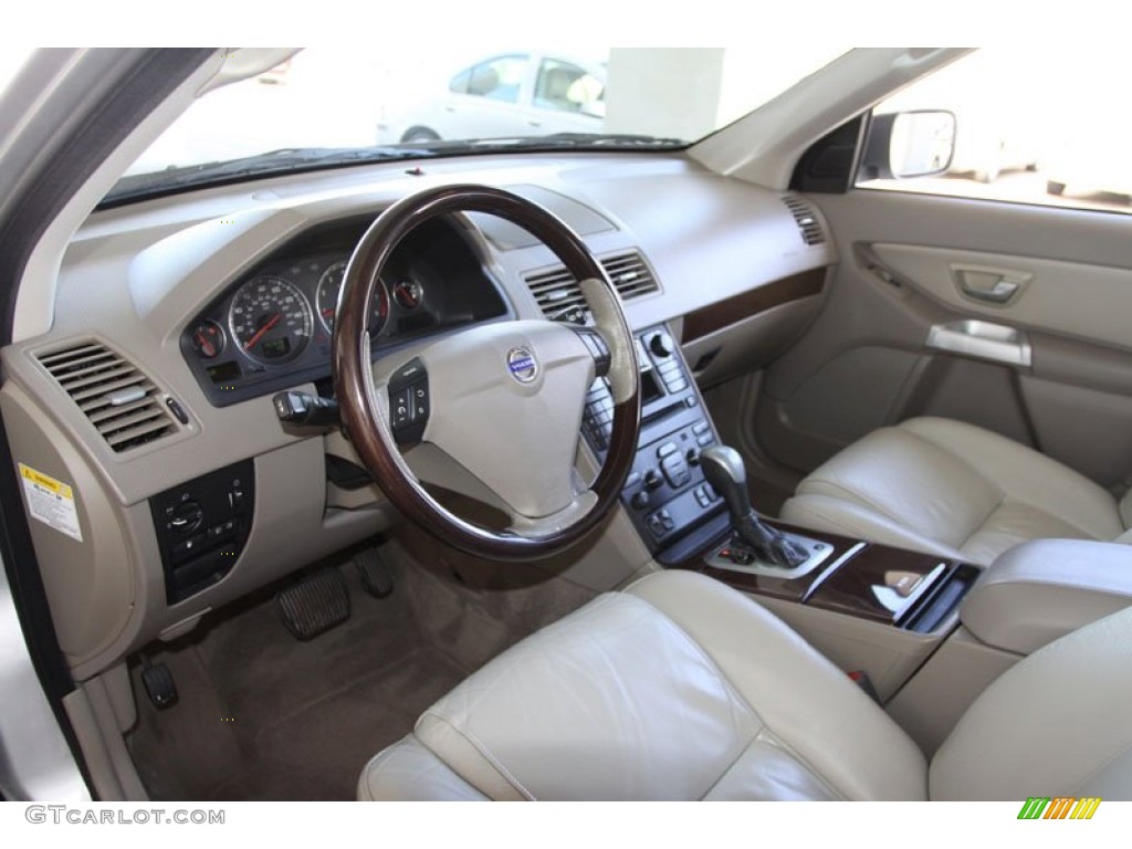 Taupe/Light Taupe Interior 2004 Volvo XC90 2.5T Photo #59325292