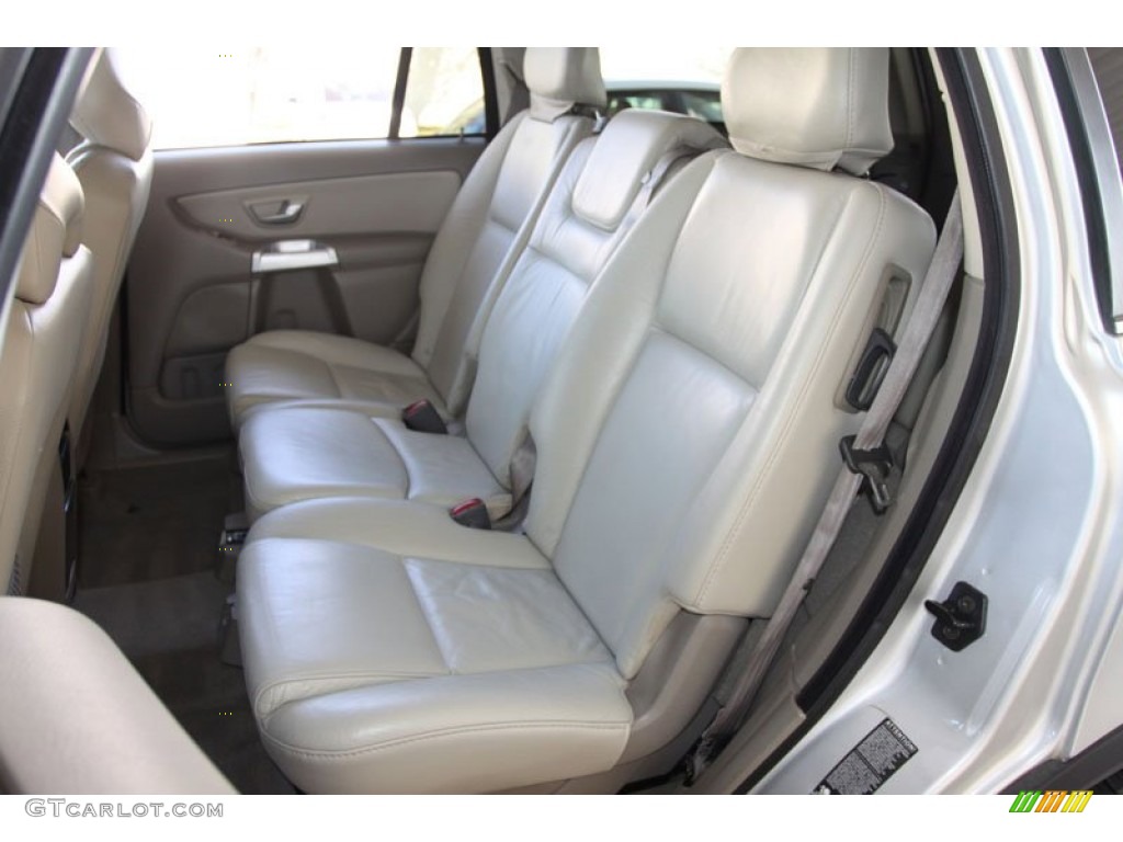 Taupe/Light Taupe Interior 2004 Volvo XC90 2.5T Photo #59325308