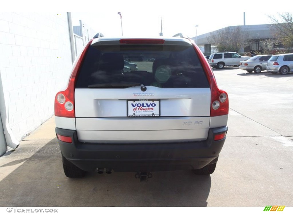 2004 XC90 2.5T - Silver Metallic / Taupe/Light Taupe photo #13