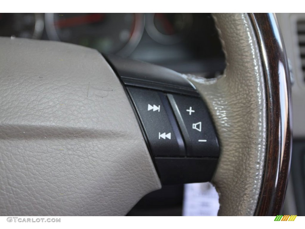 2004 XC90 2.5T - Silver Metallic / Taupe/Light Taupe photo #31