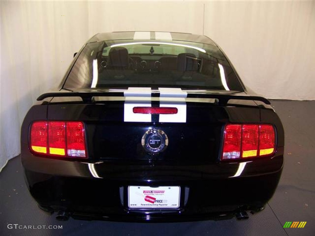 2005 Mustang GT Premium Coupe - Black / Dark Charcoal photo #4