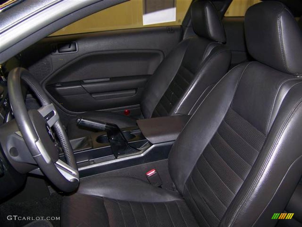 2005 Mustang GT Premium Coupe - Black / Dark Charcoal photo #13