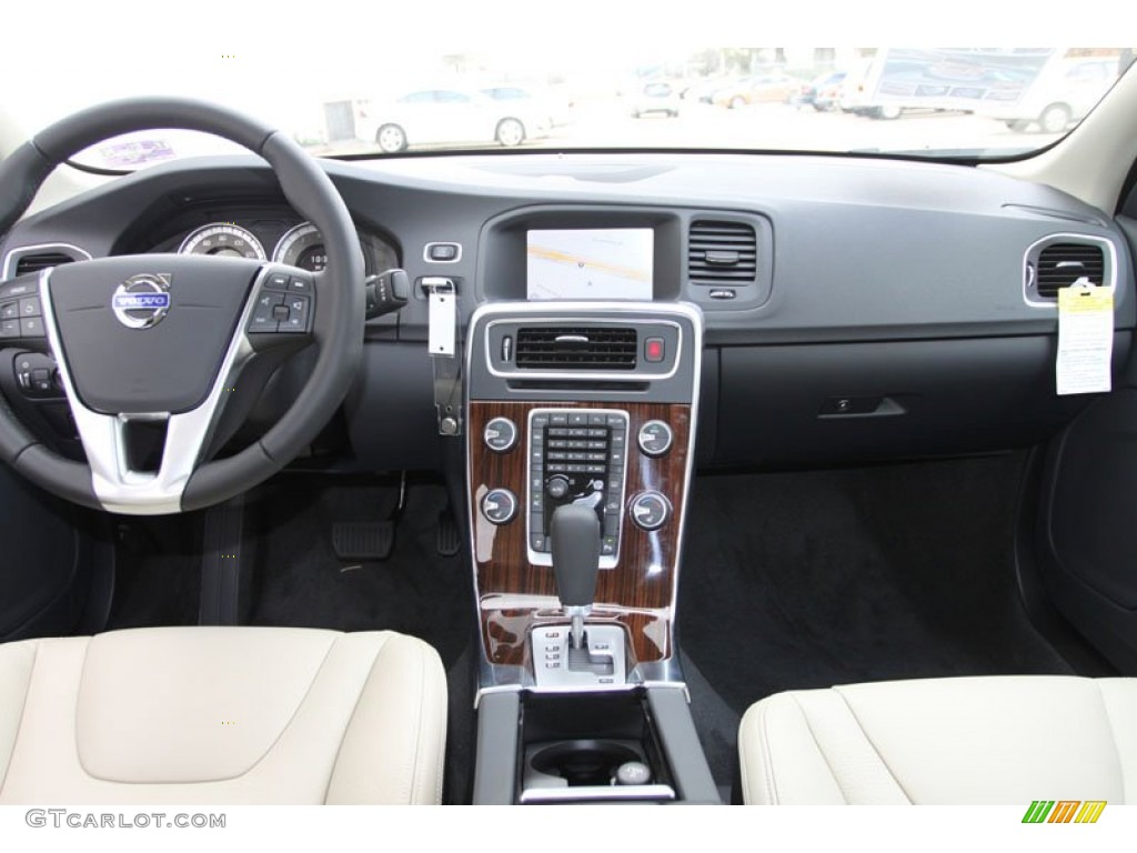 2012 Volvo S60 T6 AWD Dashboard Photos