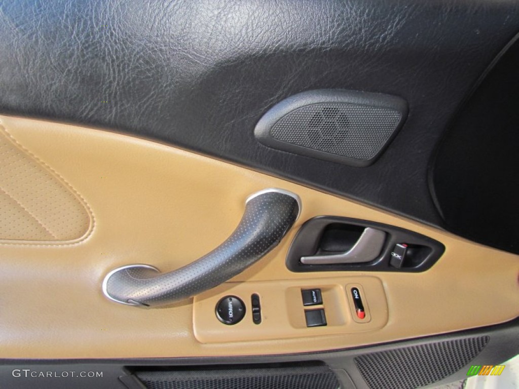 2004 Honda S2000 Roadster Controls Photo #59333187