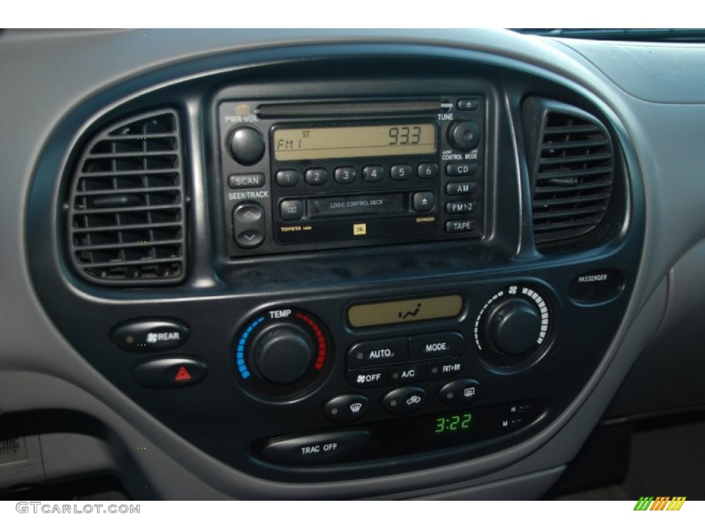 2001 Toyota Sequoia SR5 Controls Photos