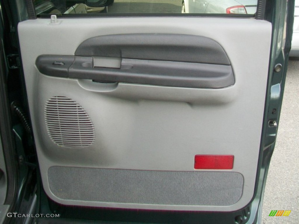 2005 Excursion XLT 4x4 - Aspen Green Metallic / Medium Flint photo #28