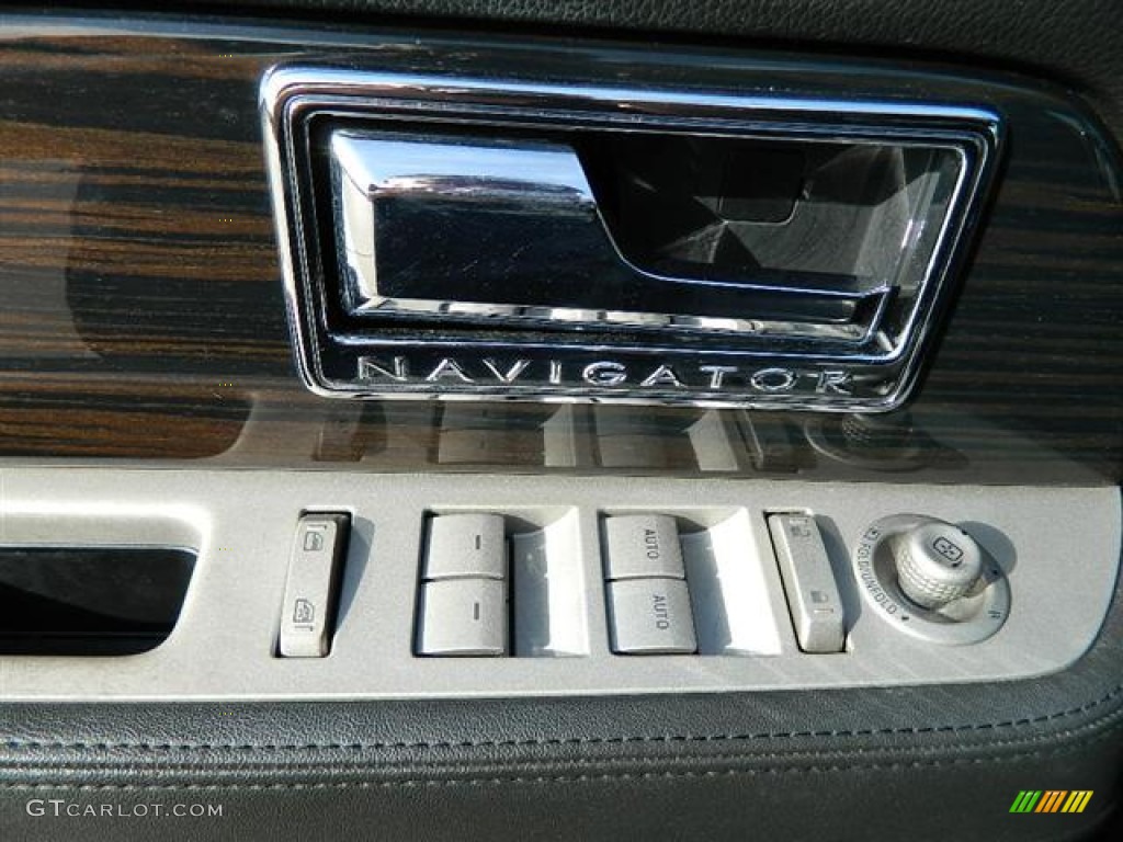 2008 Navigator Luxury - Black / Charcoal Black photo #20
