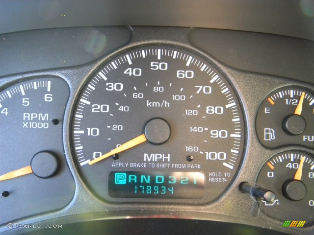 2001 Chevrolet Suburban 1500 LT Gauges Photo #59343385