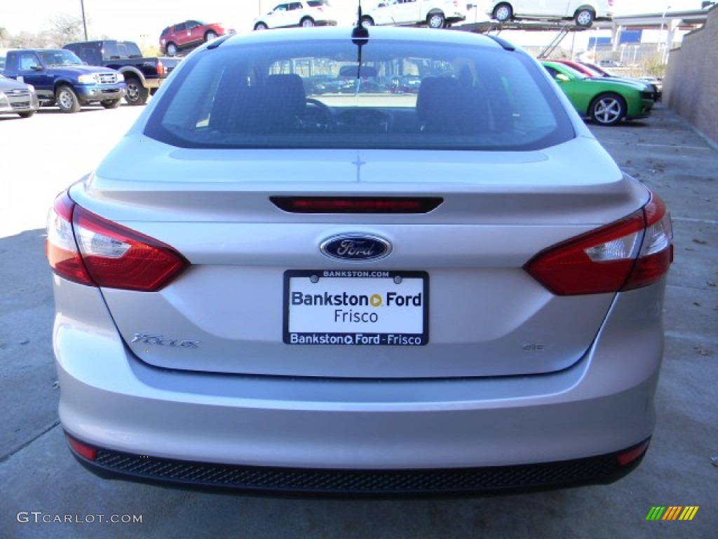 2012 Focus SE Sedan - Ingot Silver Metallic / Stone photo #4