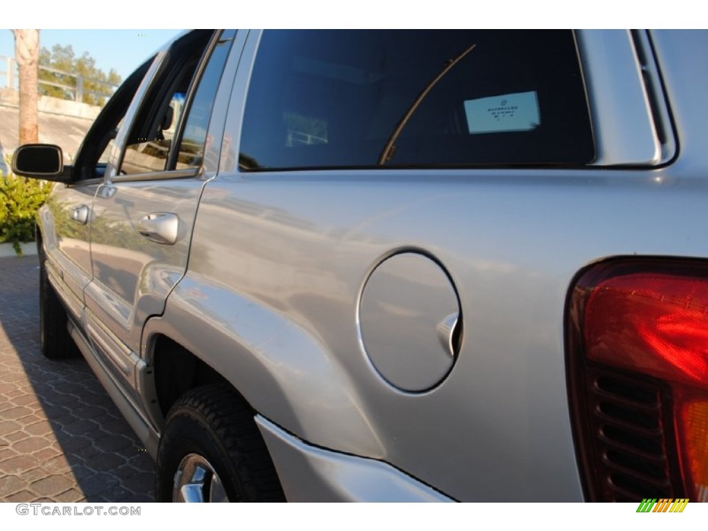 2004 Grand Cherokee Overland 4x4 - Bright Silver Metallic / Dark Slate Gray photo #16