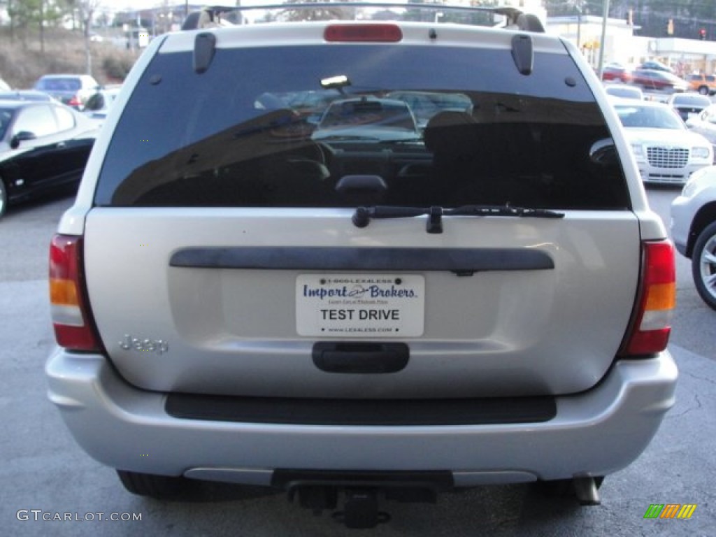 2004 Grand Cherokee Laredo - Bright Silver Metallic / Dark Slate Gray photo #11