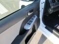 Super White - Camry SE Photo No. 16