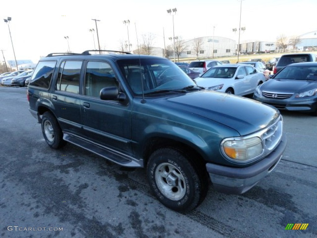 1996 Explorer XLT 4x4 - Medium Willow Green Metallic / Grey photo #7