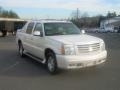 White Diamond - Escalade EXT AWD Photo No. 2