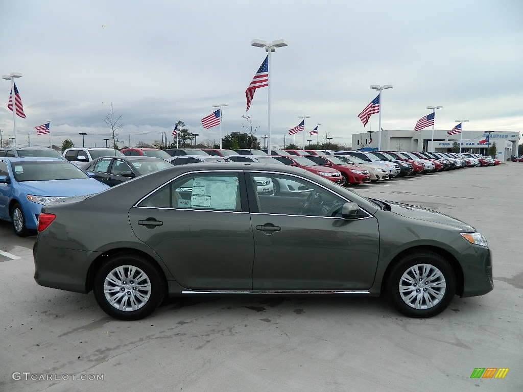 2012 Camry LE - Cypress Green Pearl / Ivory photo #2